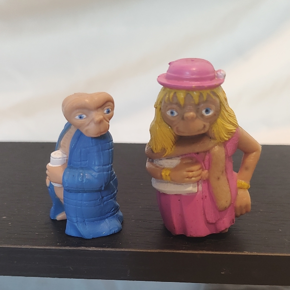 E.T. The Extra-Terrestrial Pink & Blue Figure Set